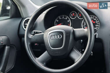 Хэтчбек Audi A3 2007 в 