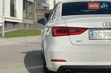 Седан Audi A3 2015 в Яворове