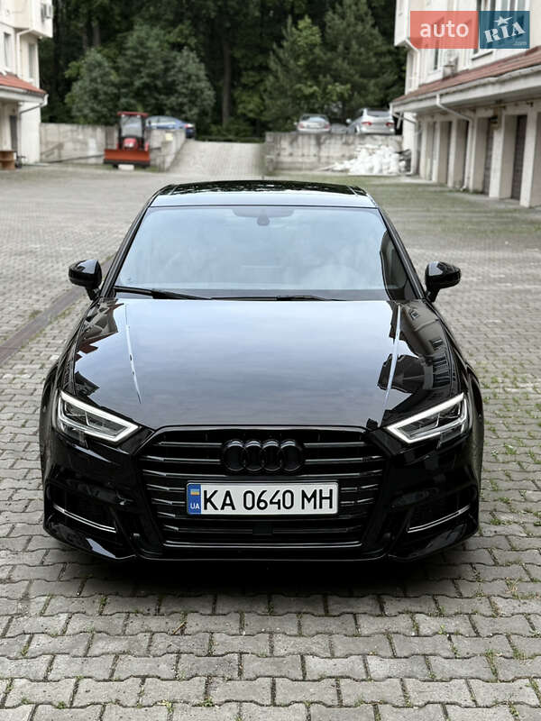 Седан Audi A3 2016 в Киеве