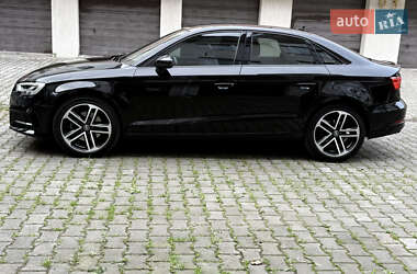 Седан Audi A3 2016 в 