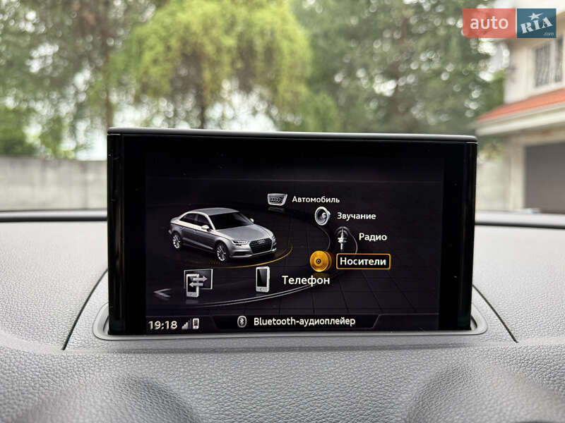 Седан Audi A3 2016 в Киеве