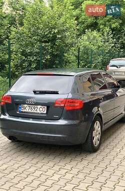 Хэтчбек Audi A3 2009 в 