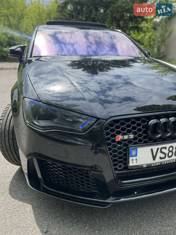 Седан Audi A3 2015 в Бучі