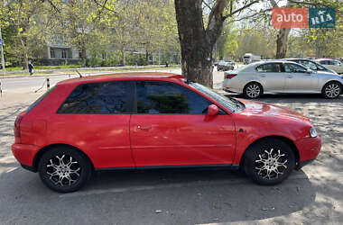 Хэтчбек Audi A3 1998 в 