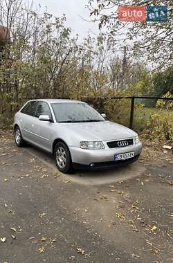Хэтчбек Audi A3 2001 в 
