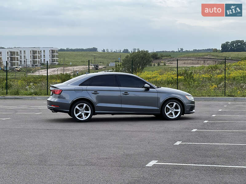 Седан Audi A3 2015 в Ровно