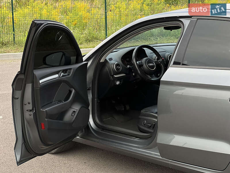 Седан Audi A3 2015 в Ровно