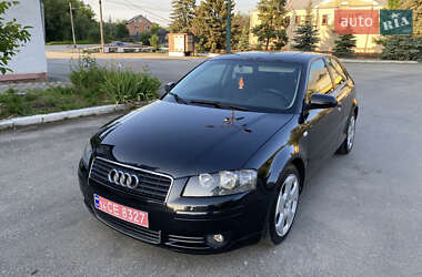 Хэтчбек Audi A3 2004 в 