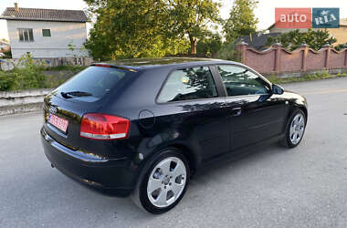 Хэтчбек Audi A3 2004 в 
