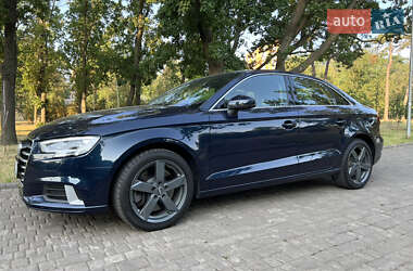 Седан Audi A3 2019 в 