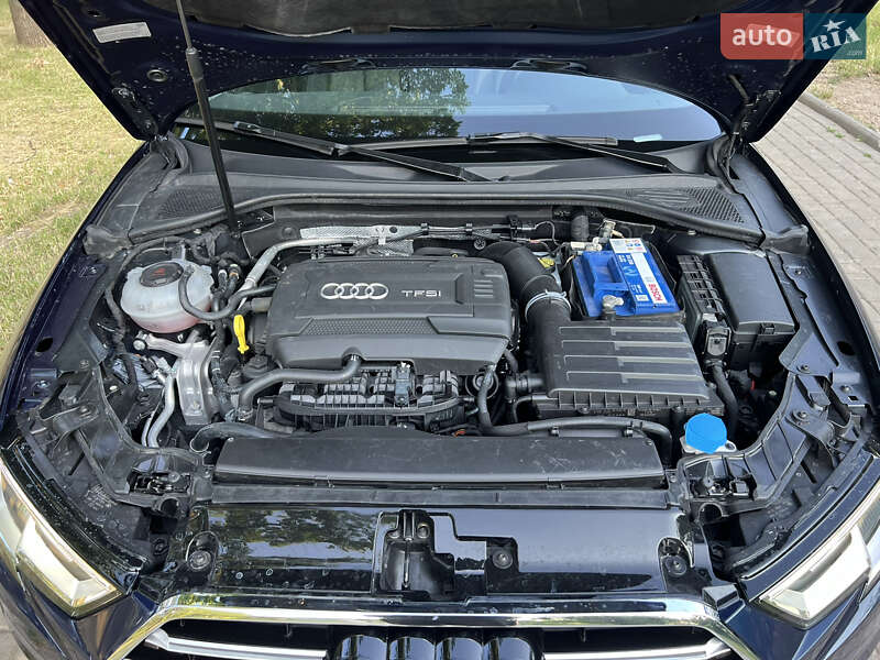 Седан Audi A3 2019 в Одессе