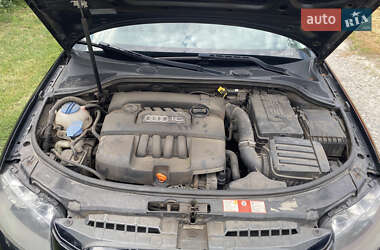 Хэтчбек Audi A3 2006 в 