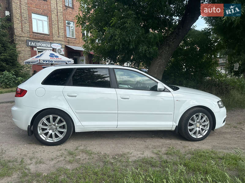 Хэтчбек Audi A3 2010 в Коростене
