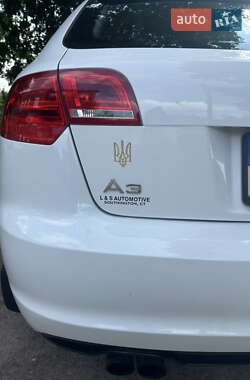 Хэтчбек Audi A3 2010 в 