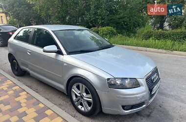 Хэтчбек Audi A3 2005 в 
