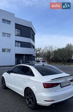 Седан Audi A3 2015 в 