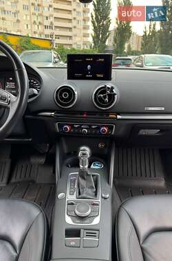 Седан Audi A3 2016 в 
