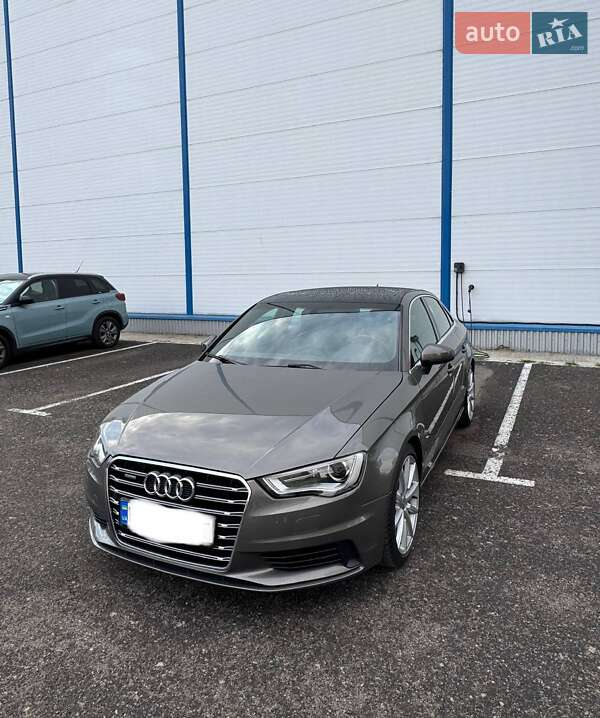 Седан Audi A3 2016 в 