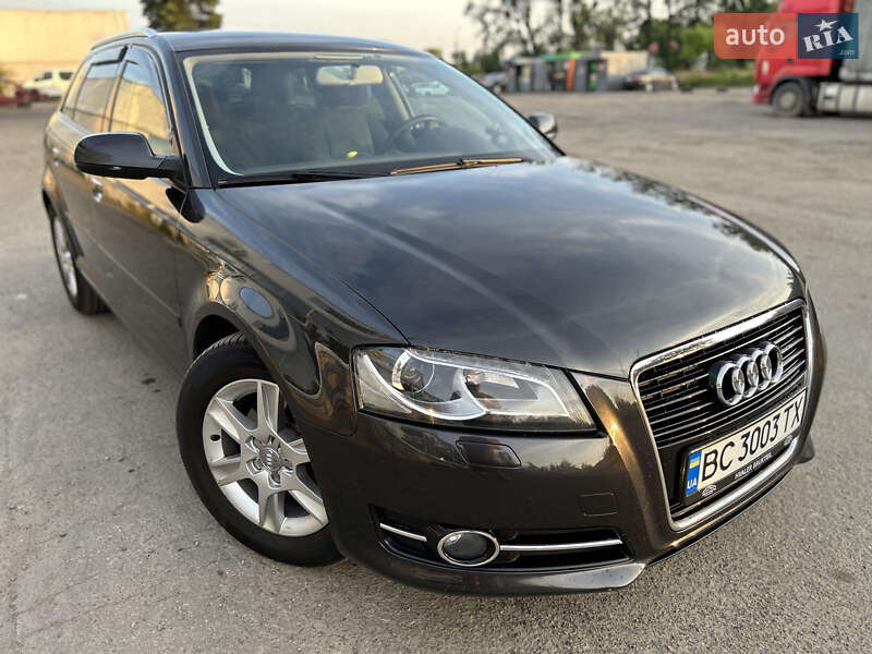 Хетчбек Audi A3 2010 в 