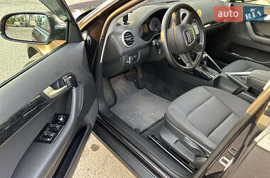 Хетчбек Audi A3 2010 в 