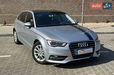 Хэтчбек Audi A3 2016 в 