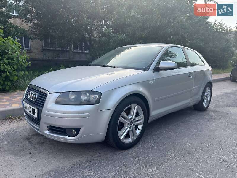 Хэтчбек Audi A3 2005 в 