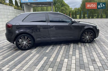 Хетчбек Audi A3 2004 в 