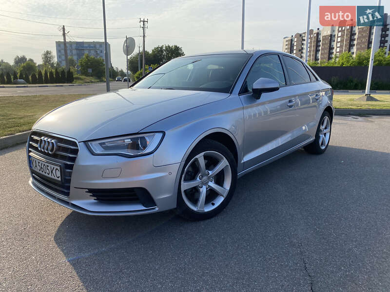 Седан Audi A3 2015 в 