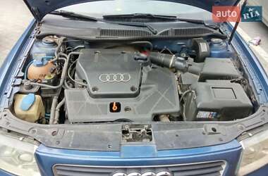 Хэтчбек Audi A3 2001 в 