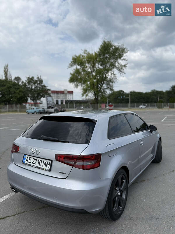 Хетчбек Audi A3 2015 в Дніпрі