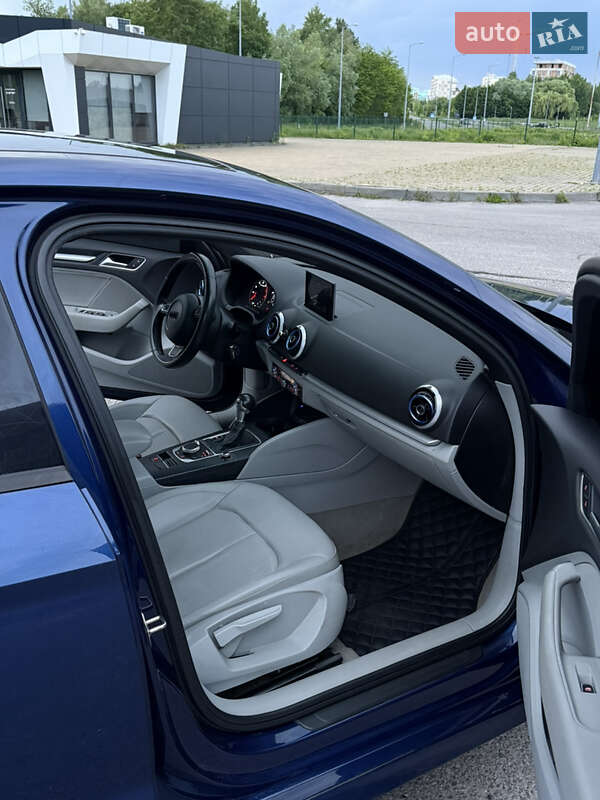 Седан Audi A3 2015 в Львове