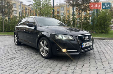 Хэтчбек Audi A3 2011 в 