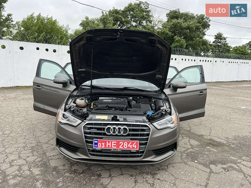 Седан Audi A3 2015 в Киеве