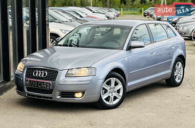 Хэтчбек Audi A3 2004 в 