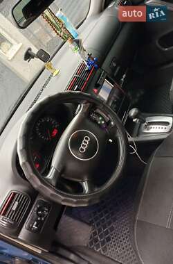 Хэтчбек Audi A3 2001 в 