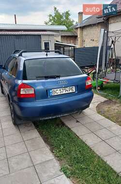 Хэтчбек Audi A3 2001 в 