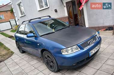Хэтчбек Audi A3 2001 в 