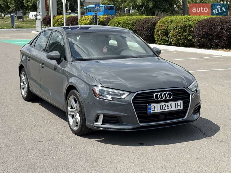 Седан Audi A3 2017 в Полтаве