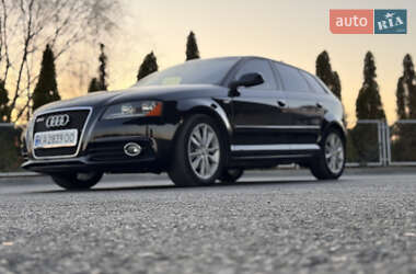 Хэтчбек Audi A3 2011 в 