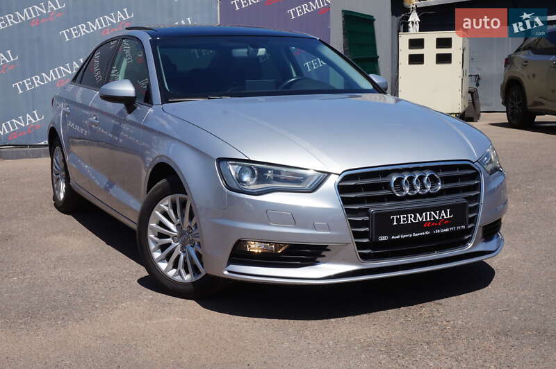 Седан Audi A3 2016 в 
