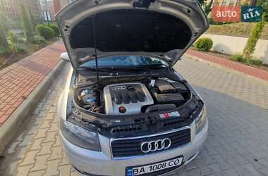 Хетчбек Audi A3 2003 в 
