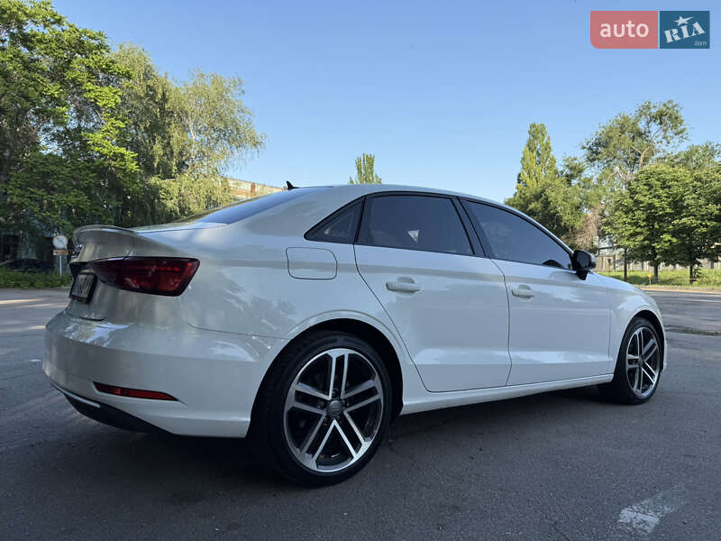 Седан Audi A3 2018 в Запорожье