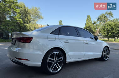 Седан Audi A3 2018 в 