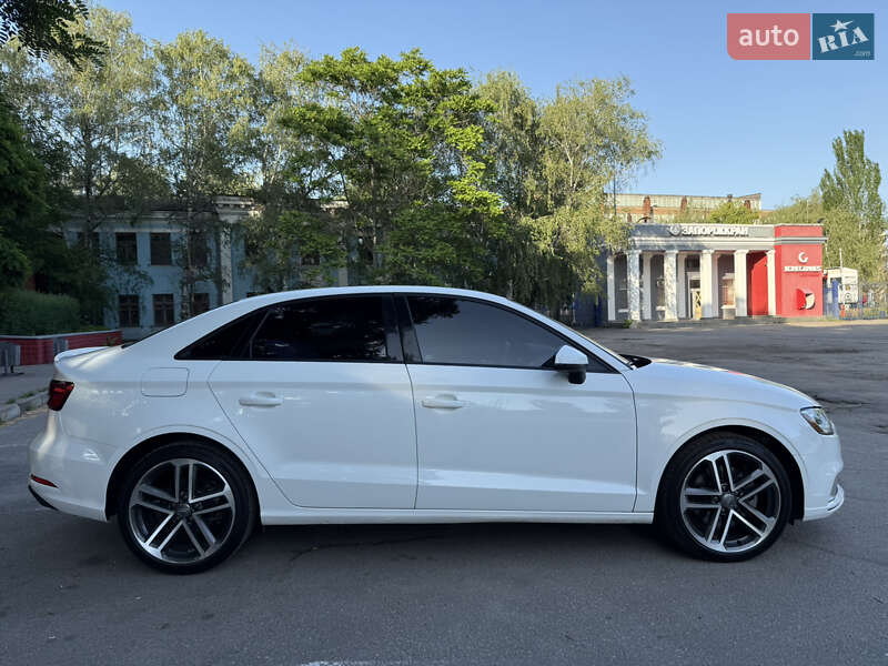 Седан Audi A3 2018 в Запорожье