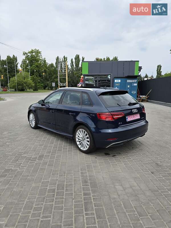 Хэтчбек Audi A3 2017 в Кропивницком