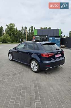 Хэтчбек Audi A3 2017 в 