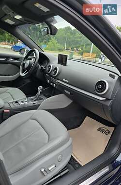 Хэтчбек Audi A3 2017 в 