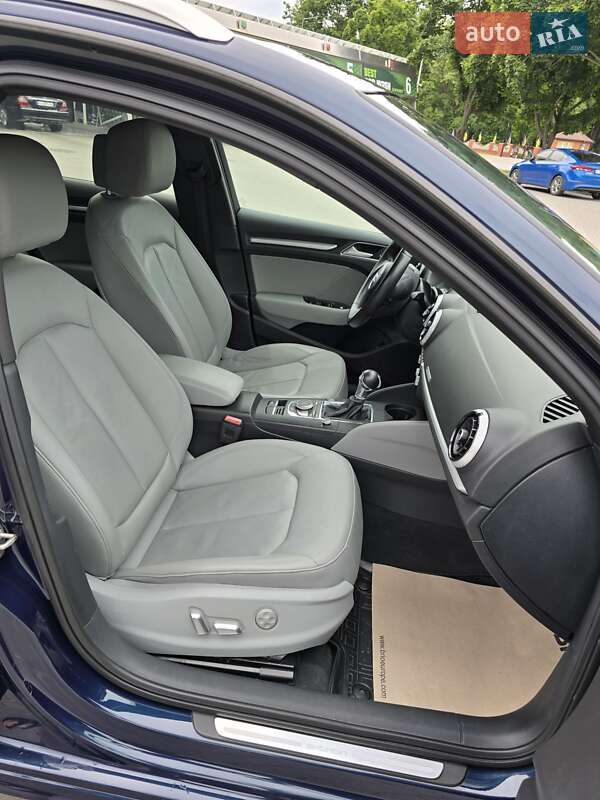 Хэтчбек Audi A3 2017 в Кропивницком