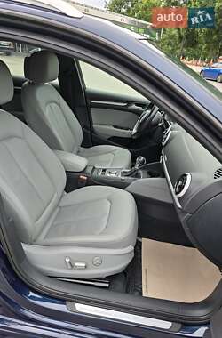 Хэтчбек Audi A3 2017 в 