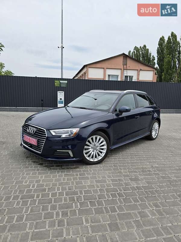 Хэтчбек Audi A3 2017 в Кропивницком